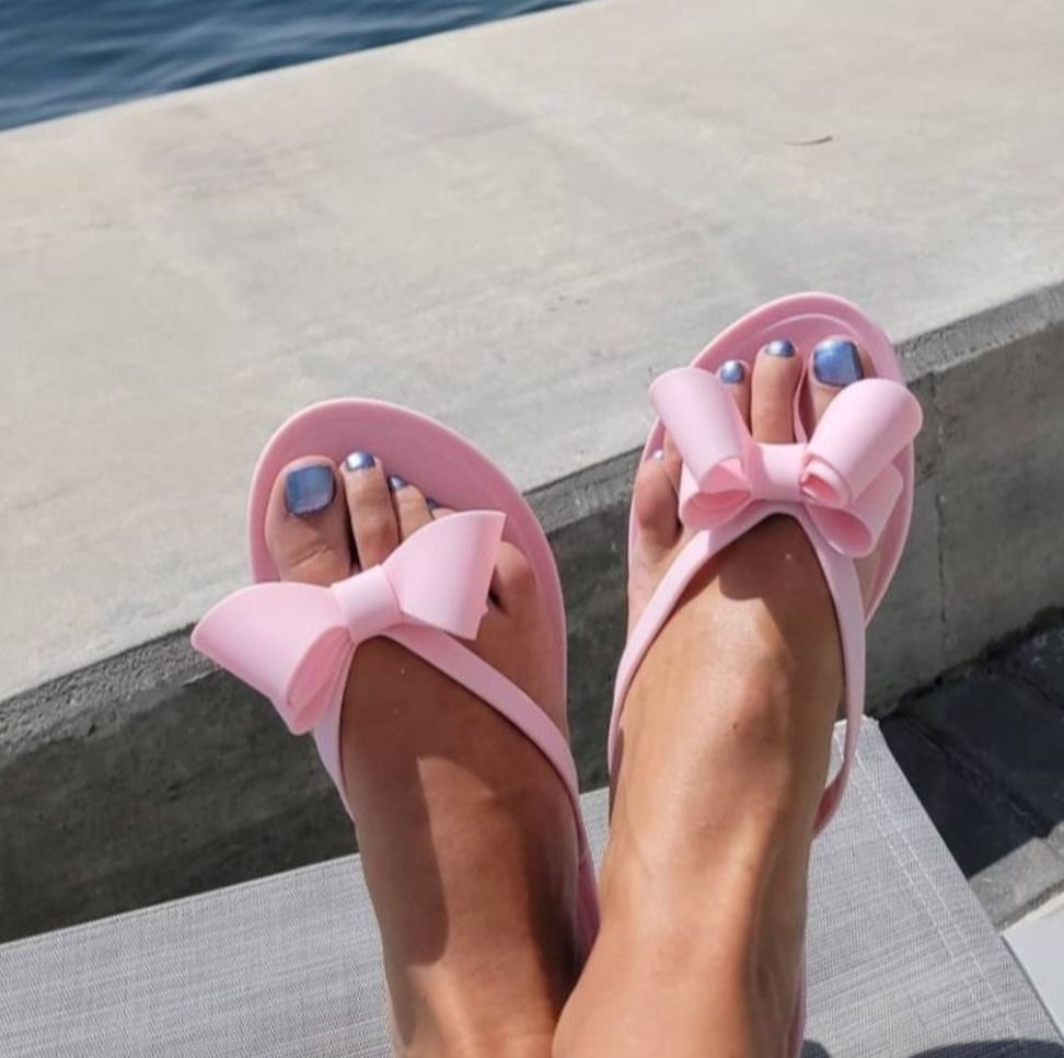 lovelyfeetallyours OnlyFans profile picture