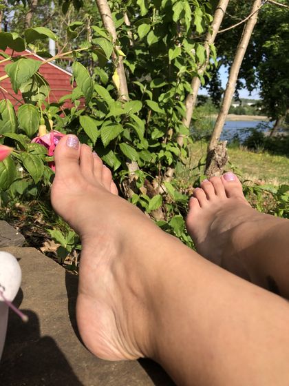 emilyhas2feet OnlyFans picture