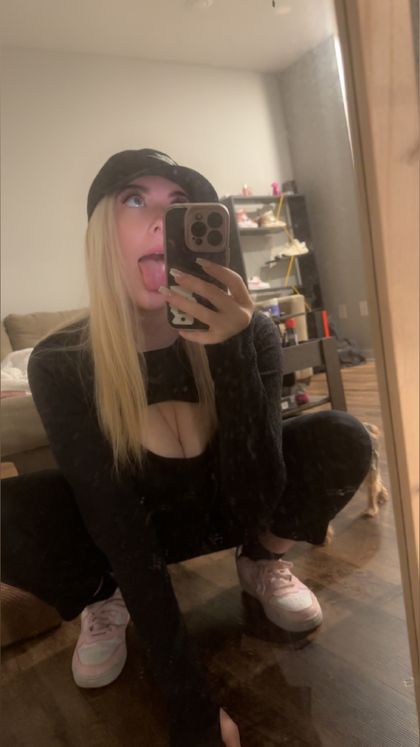 onebadblonde OnlyFans picture