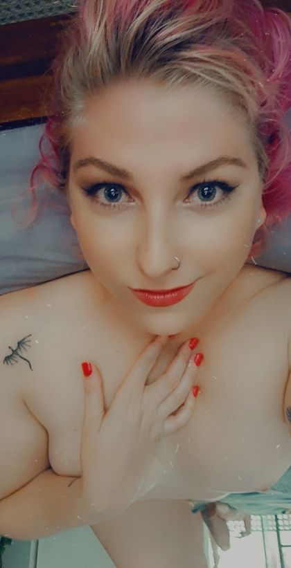 luciielovefree OnlyFans picture