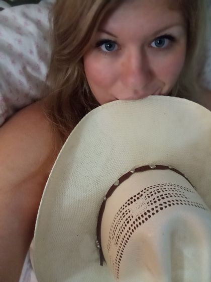 cutecountrycurves OnlyFans picture