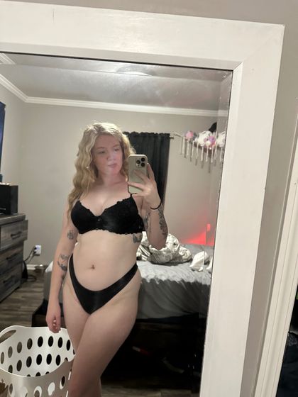 k.e.n.n.a OnlyFans picture