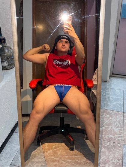 bisexualhotivan OnlyFans picture