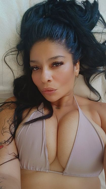 alejalatinhot OnlyFans picture