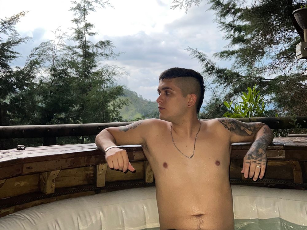 alesexyboy OnlyFans profile picture
