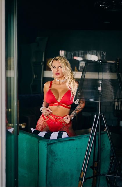 Best Peoria OnlyFans Accounts | FansMetrics.com