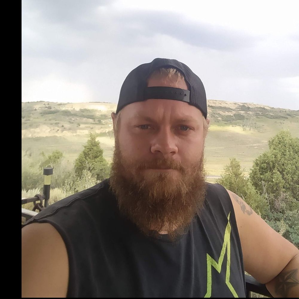 r3albeard3dadbod169 OnlyFans profile picture