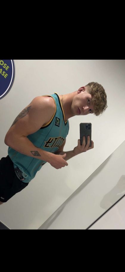 axelgetswildfree OnlyFans picture
