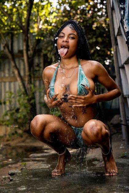 yourfavoriteslimmaz OnlyFans picture