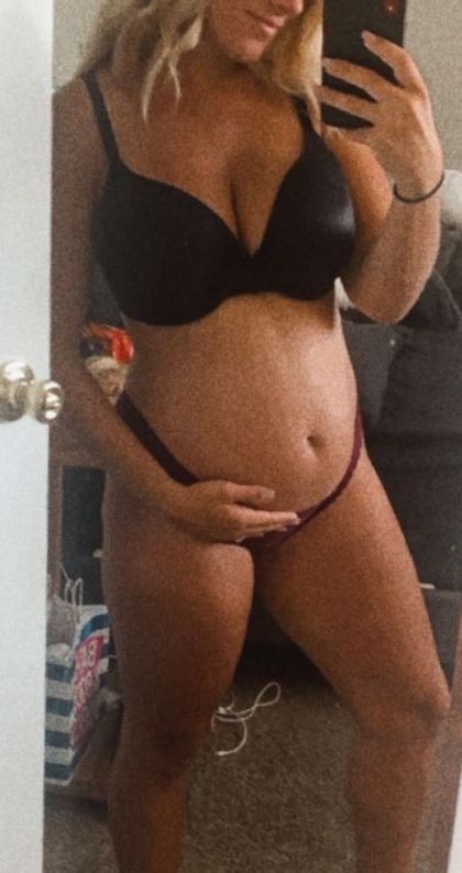 pregnantbustybaby OnlyFans picture