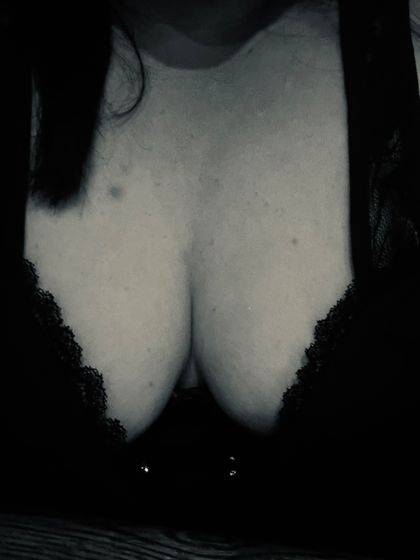 prettyeyesthickthighs20 OnlyFans picture