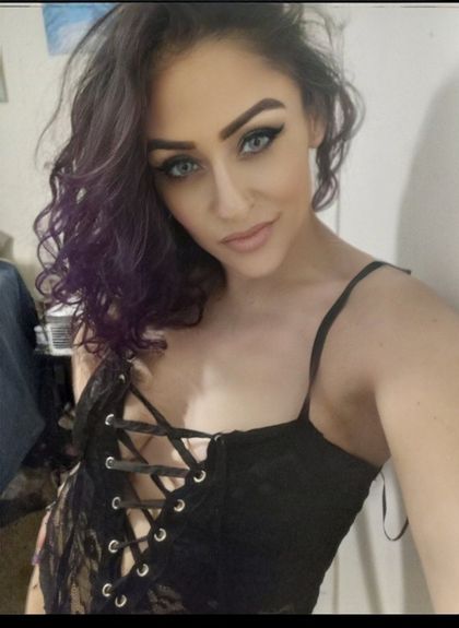 scarlet2hott OnlyFans picture