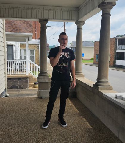 yallternativeguy2000 OnlyFans picture