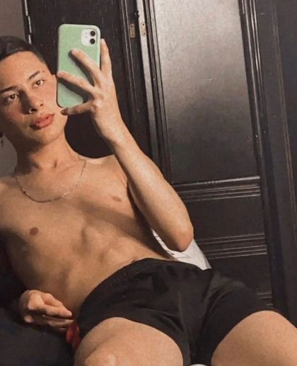 leorom OnlyFans picture