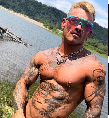elistrong OnlyFans picture