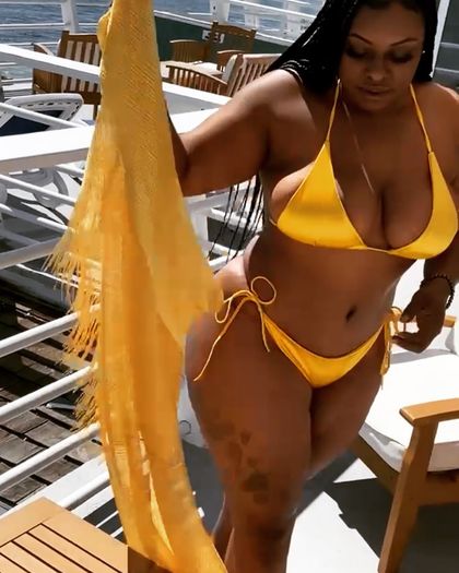 jeniewithabottom OnlyFans picture