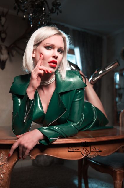 baroness_davina_dust OnlyFans picture