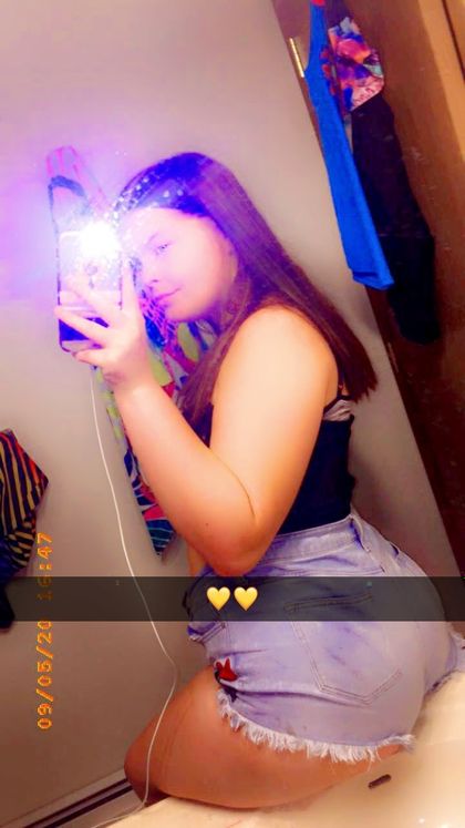nikkiiii20 OnlyFans picture