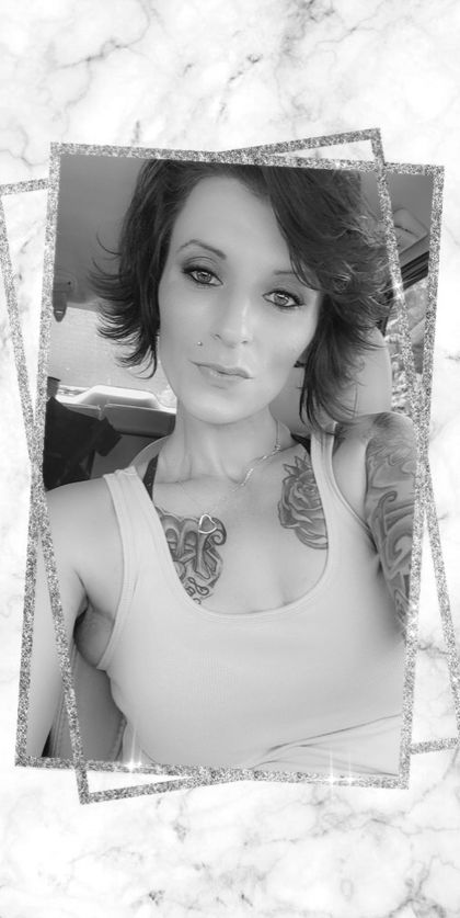 Best Hot Mszenika OnlyFans Accounts | FansMetrics.com