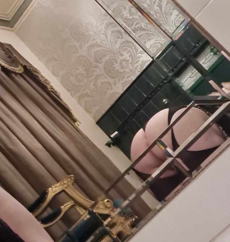 naughtlillirose OnlyFans profile picture