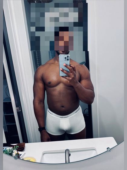 booksplusdix OnlyFans picture
