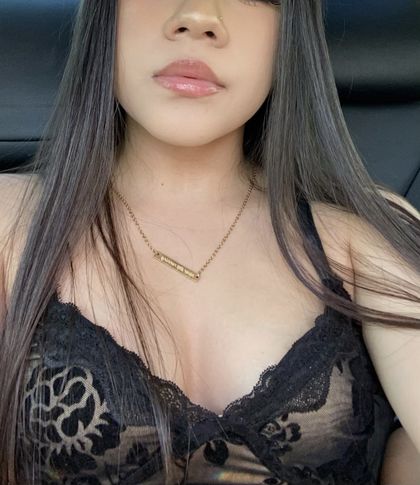 ovalize OnlyFans picture