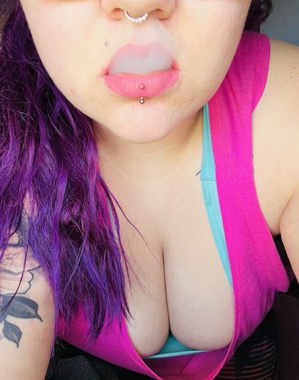 bonghitsandbigtits420 OnlyFans picture