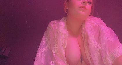 lynntheesin OnlyFans picture