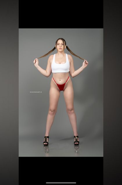cora.amour OnlyFans picture