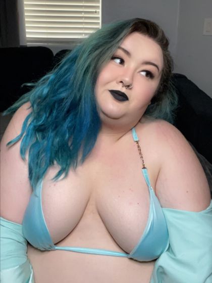 xx_novareign_xx OnlyFans picture