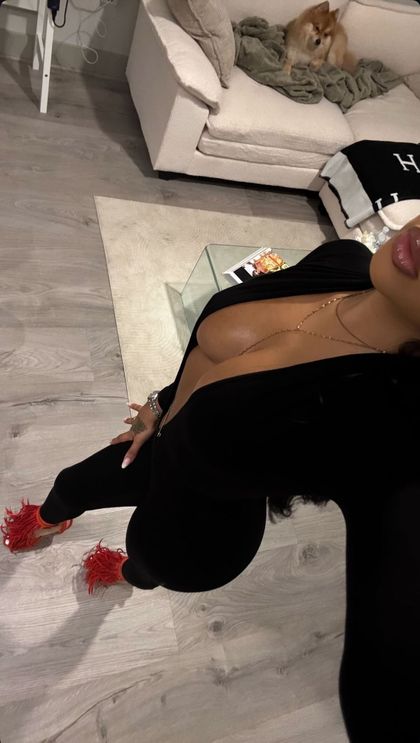 ad.bella OnlyFans picture
