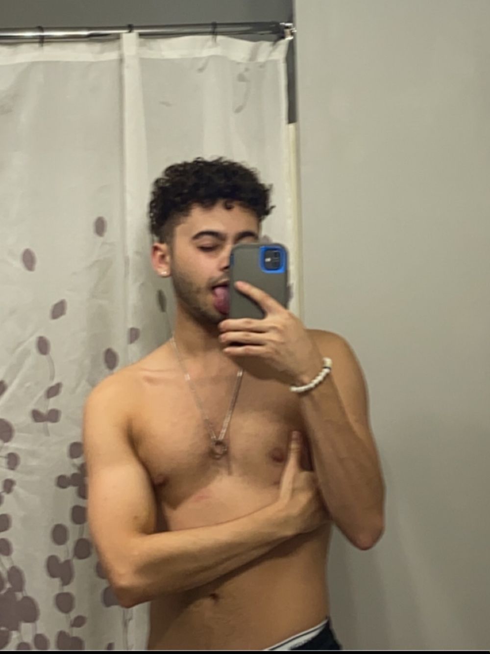 valentino222 OnlyFans profile picture
