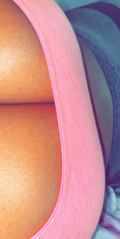 cautionrainswet OnlyFans picture