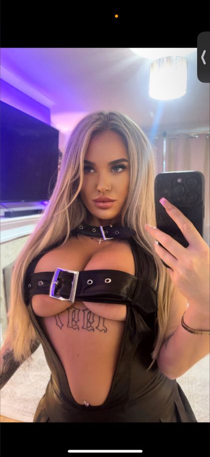 blondequeenlola OnlyFans picture