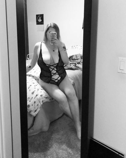 realhotgirlellie OnlyFans picture