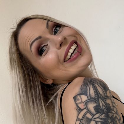 tattoos.legs.nylons OnlyFans picture