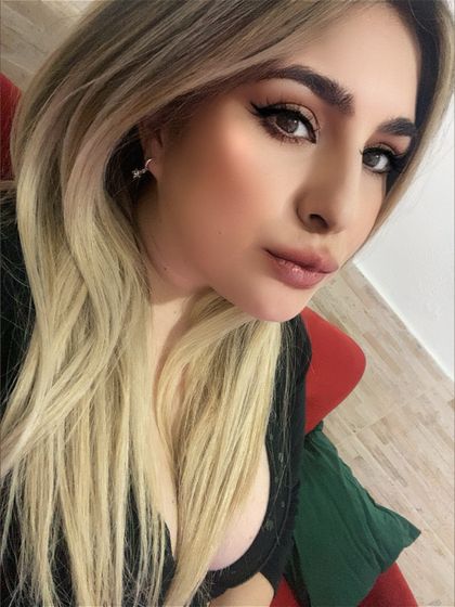 almaflores37 OnlyFans picture