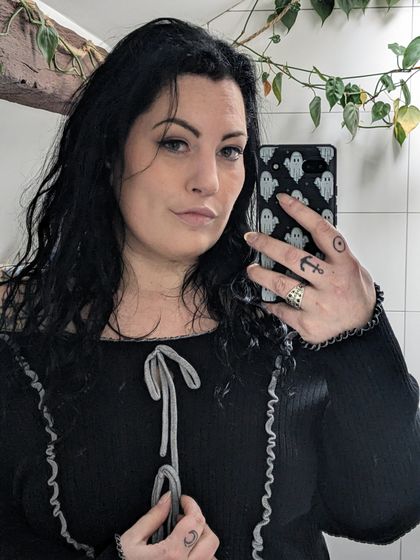thic-goth90 OnlyFans picture