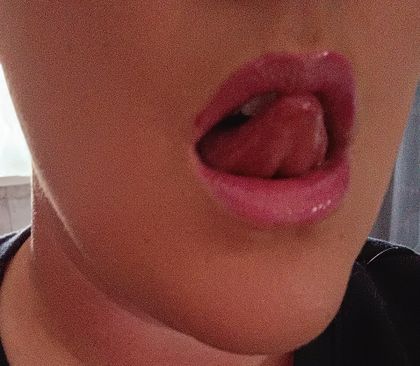 lyralips OnlyFans picture