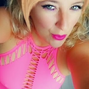 Amateur Images of Best OnlyFans Accounts, near Netherlands ...