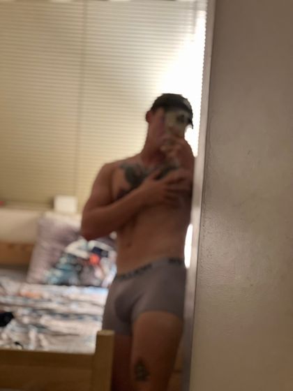 definitelynotben OnlyFans picture