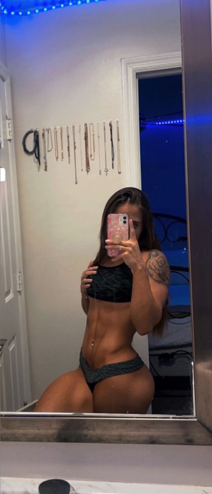 carlieewrldd OnlyFans picture