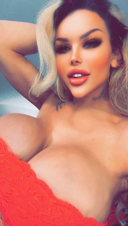 queenazeneth OnlyFans picture