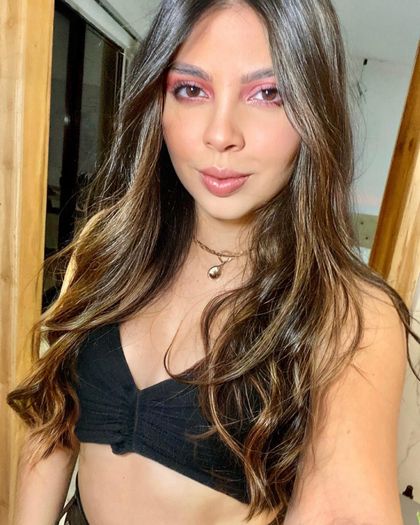 camilasagh OnlyFans picture