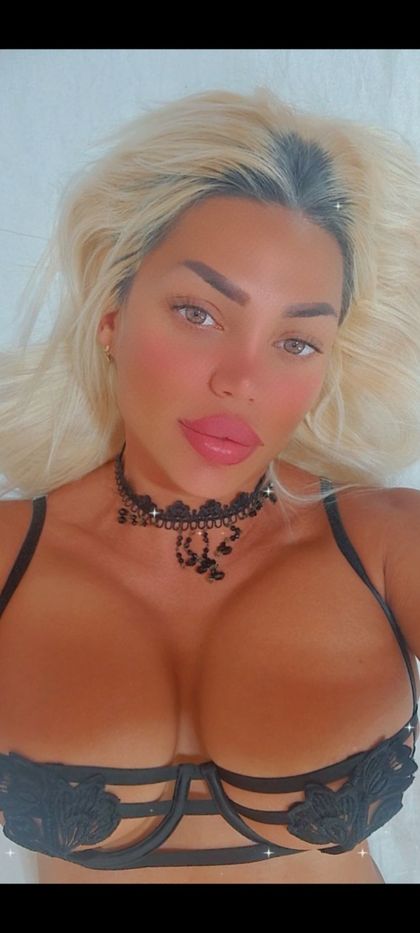 leticialoren OnlyFans picture