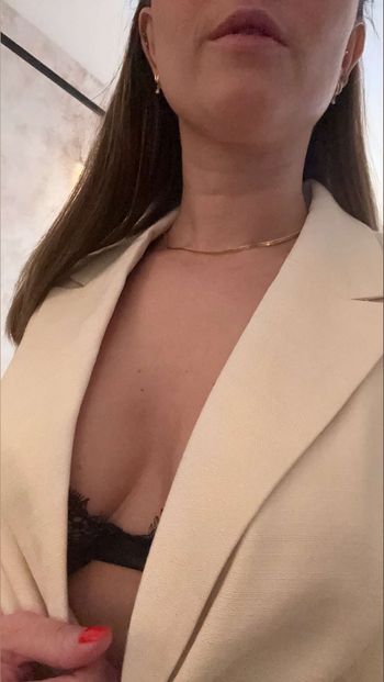 Hotwife90