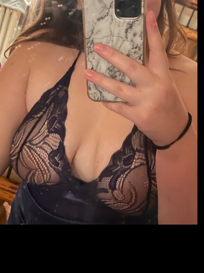 naughtyhousewife8897 OnlyFans picture