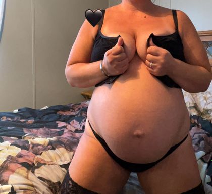 pregnantlovelylucy OnlyFans picture