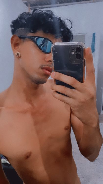 heskinnynight OnlyFans picture
