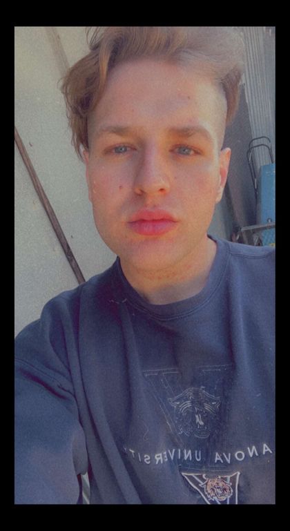 whxre_knee OnlyFans picture